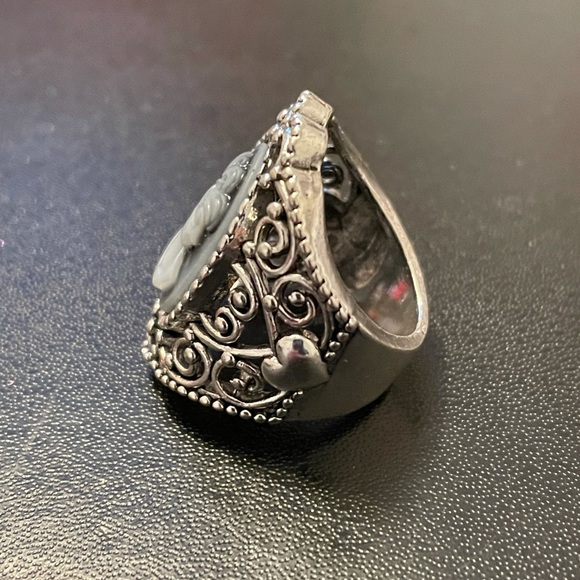 Size 7 1/2 Blue Cameo Ring NEW - Picture 2 of 6